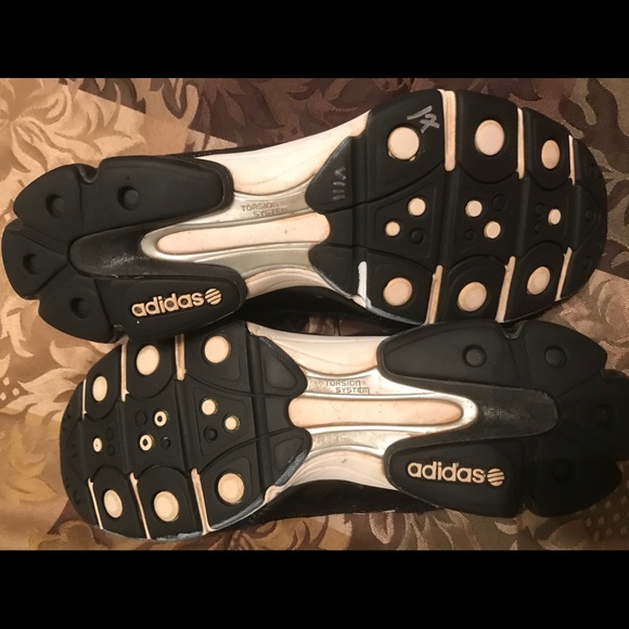 —SOLD—-adidas tennis shoes - Picture 5 of 7